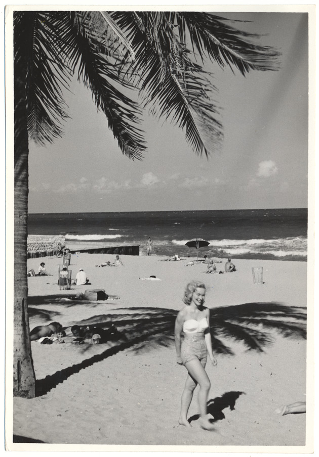 Mickey Hallet - promotional modeling beach scene - Recto