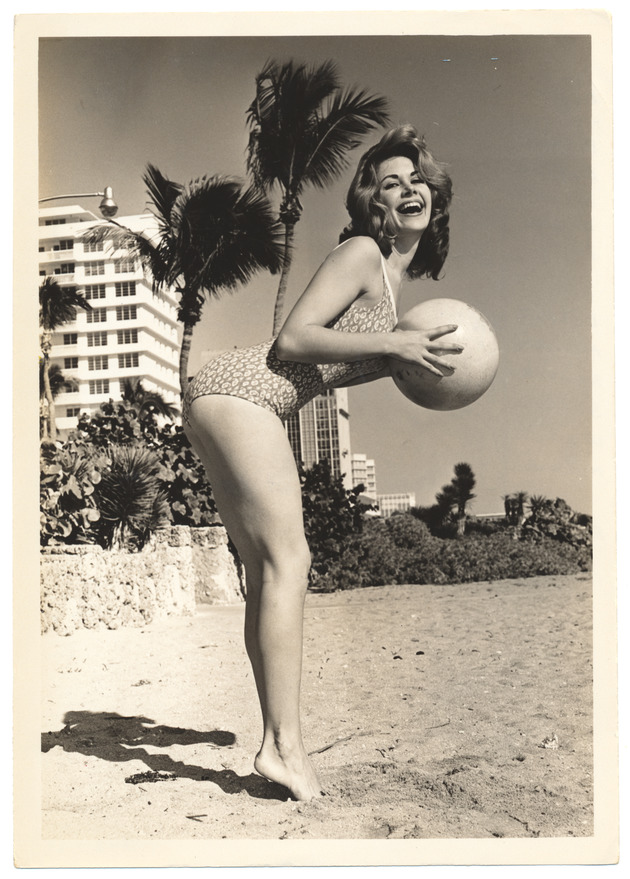 Sandy Steeves - promotional modeling beach scene - Recto