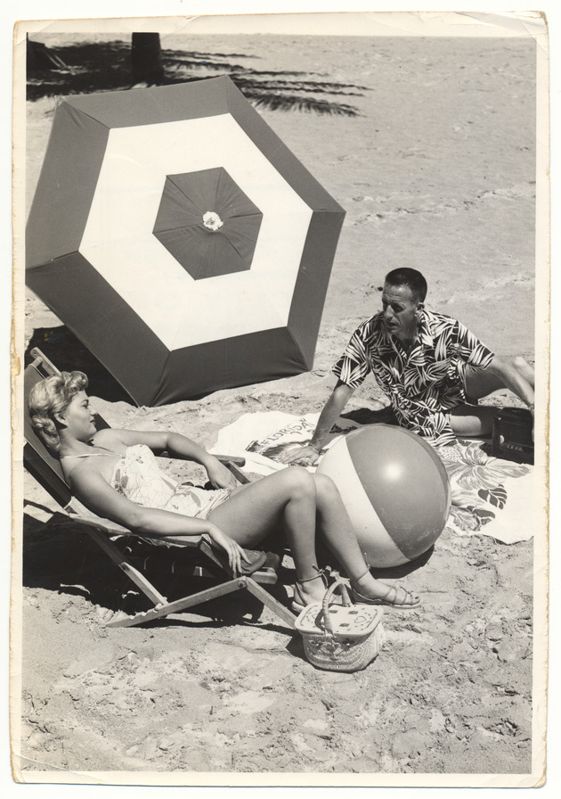 Esther Claire and Chris Hansen - promotional modeling beach scene - Recto