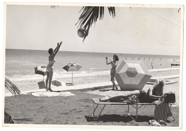 Syn Sinclair and two others - promotional modeling beach scene - Recto