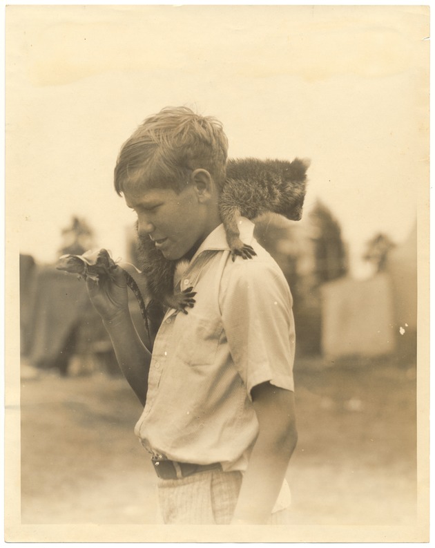 Sports and activities at Flamingo Park - Photograph, recto: [Miami Beach Flamingo Park Pet Show Champion Bob Appleget, 1930]
