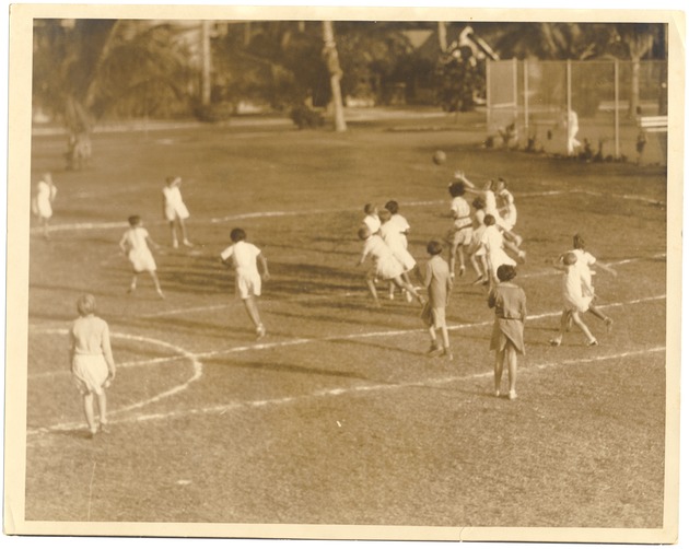 Girls intra-mural speed ball and basketball teams at Flamingo Park, 1931 - Photograph, recto: [View of girls intra-mural speed ball team, 1931]