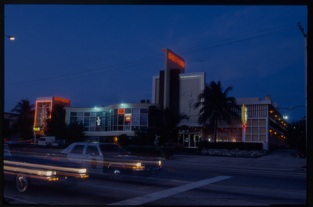 Miami Beach street scenes - Image 1