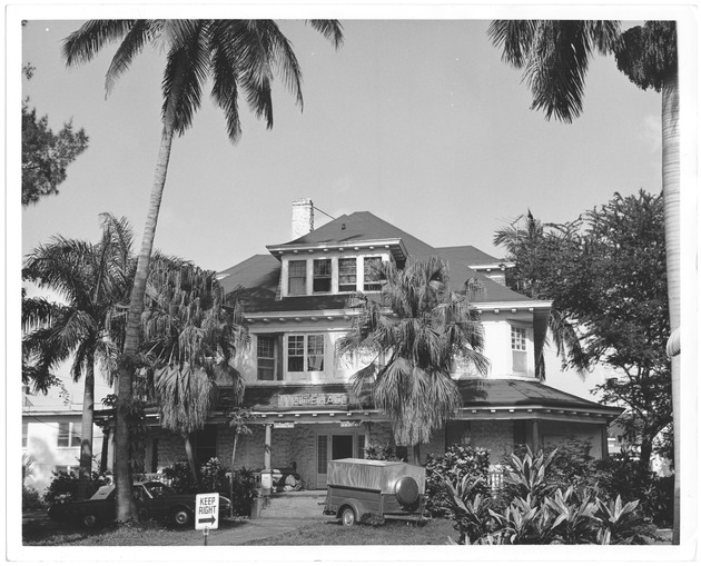 Whitehall hotel and residence in Miami - Photograph, recto: ["Whitehall" hotel/residence at Thirteenth Street and Brickell Ave]