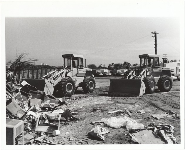 South Pointe Park under construction, April-May 1985 - Tractors - 