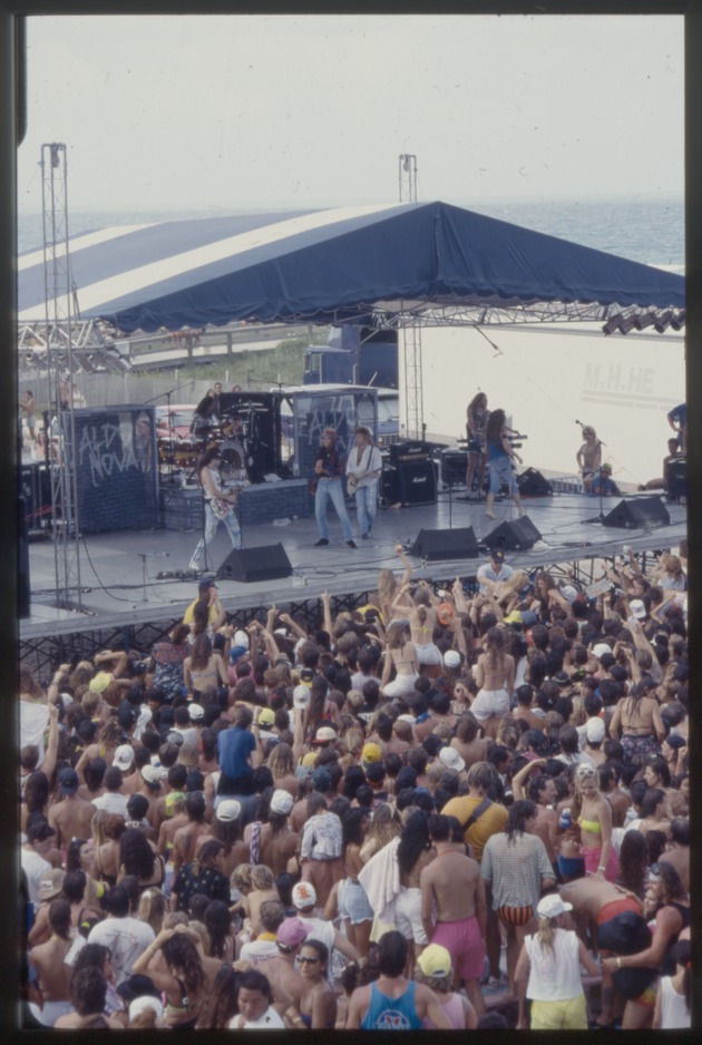 Aldo Nova concert on the beach