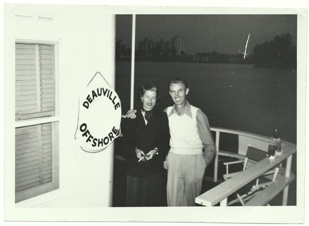 People on the Deauville Offshore - Recto Photograph