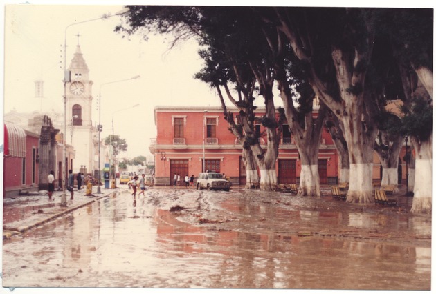 Flood destruction in Ica, Peru - Photograph, recto: [Destruction caused by flooding of the Ica River, Plaza de Armas, Ica, Peru, ca. 2000]