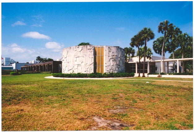 Rotunda and the Miami Beach Library and Jerry Lewis, 1999 - Photograph, recto: [View of the Rotunda, Miami Beach Library, 1999]