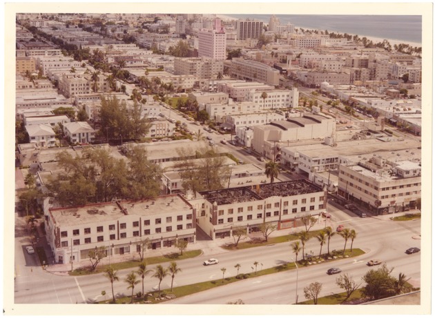 Aerial view of Deco Plaza - 