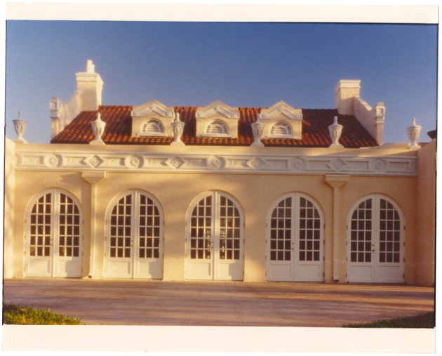 Twenty First Street Community Center before and after renovation, 1986 - Photograph, recto: [View of the Twenty First Street Community Center]