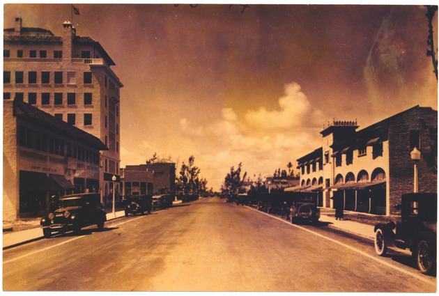 Miami Beach streets, dredging and oceanfront sights in the 1920s - Photograph, recto: [View of Lincoln Road, March 1927]