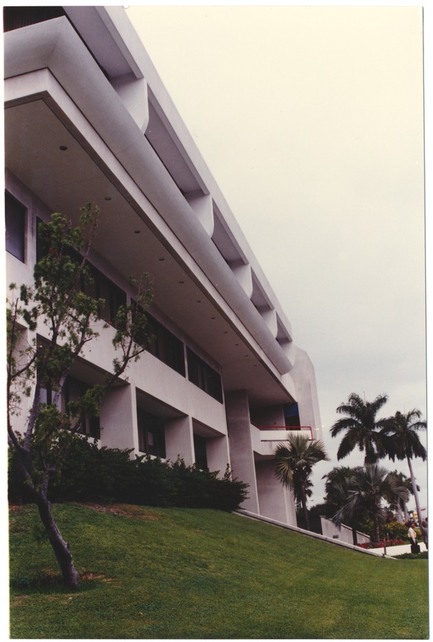 Miami Beach City Hall and parking garage, 1998 - Photograph, recto: [View of the Miami Beach City Hall]