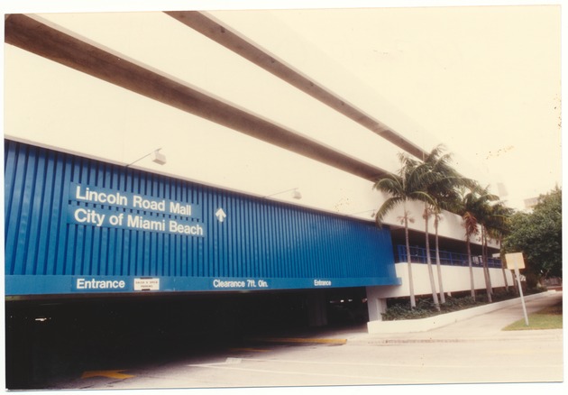 Entrance to Seventeenth Street parking lot - Photograph, recto: [View of the entrance to Seventeenth Street parking lot]