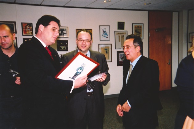 Mayor Dermer's Gift Exchange With Italian Mayor