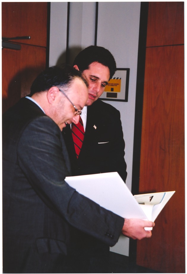 Mayor Dermer's Gift Exchange With Italian Mayor