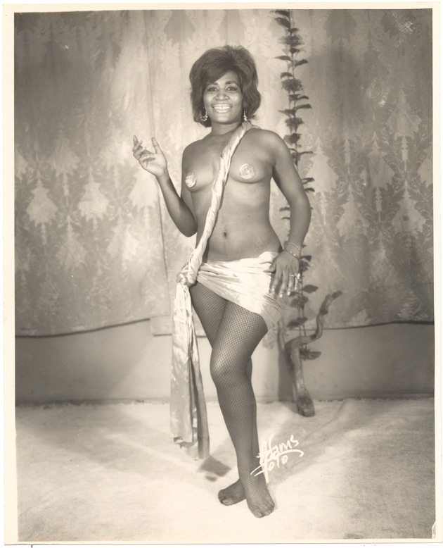 Burlesque dancer - 
