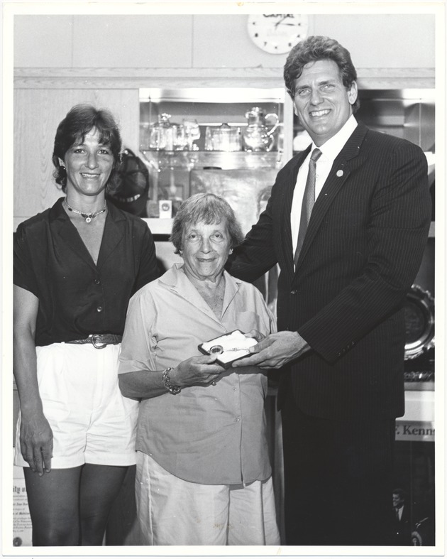 Miami Beach Mayor Alex Daoud presenting key to the City - 