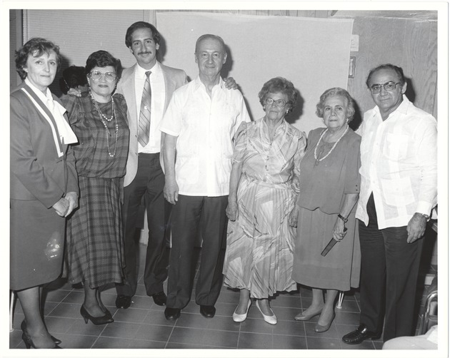 Miami Beach Commissioner Abe Resnick with Miami Beach retirees - 