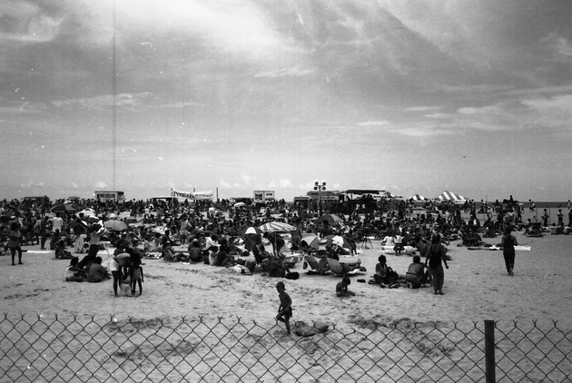 Love-94 All American July Fourth beach concert - Negative: [View of crowd at beach concert]