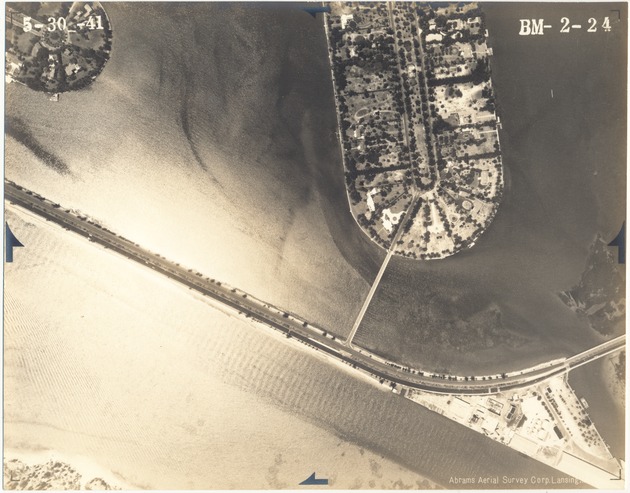 Aerial view of Causeway Terminal Island, south end of Star Island and County Causeway - Recto Photograph