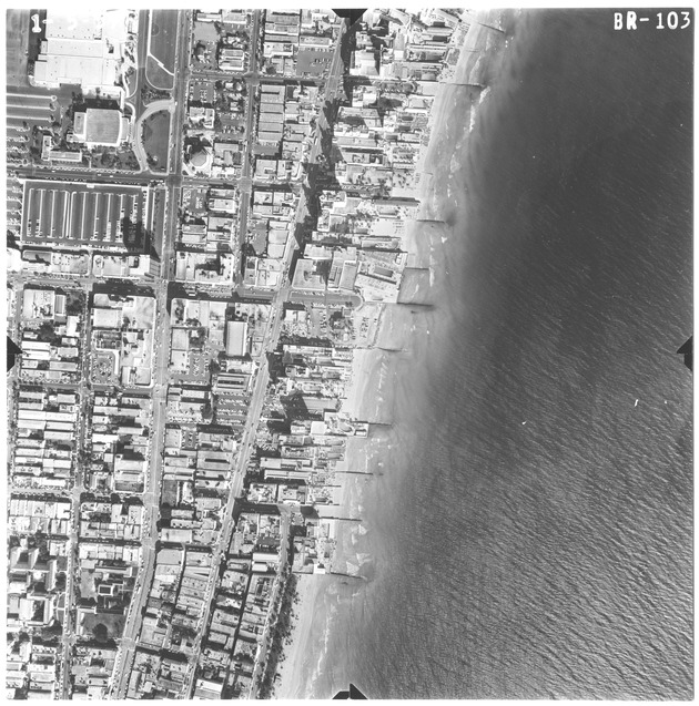Aerial view of oceanfront buildings between 14th Street and 18th Street - Recto Photograph