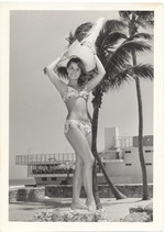 Jackie Modisette - beach modeling scene