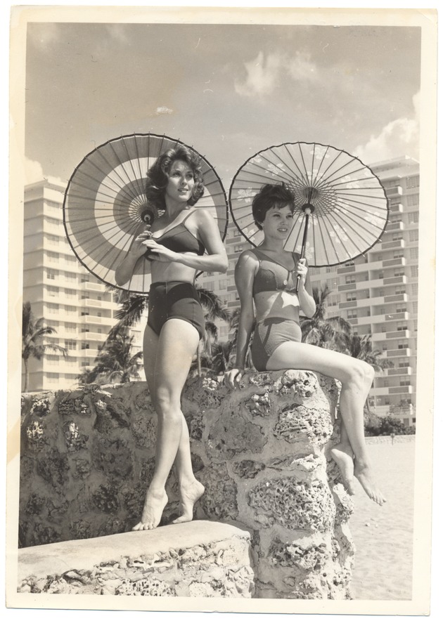 Adrienne Bourbeau and Paul McCarthy - beach modeling scene - Recto Photograph