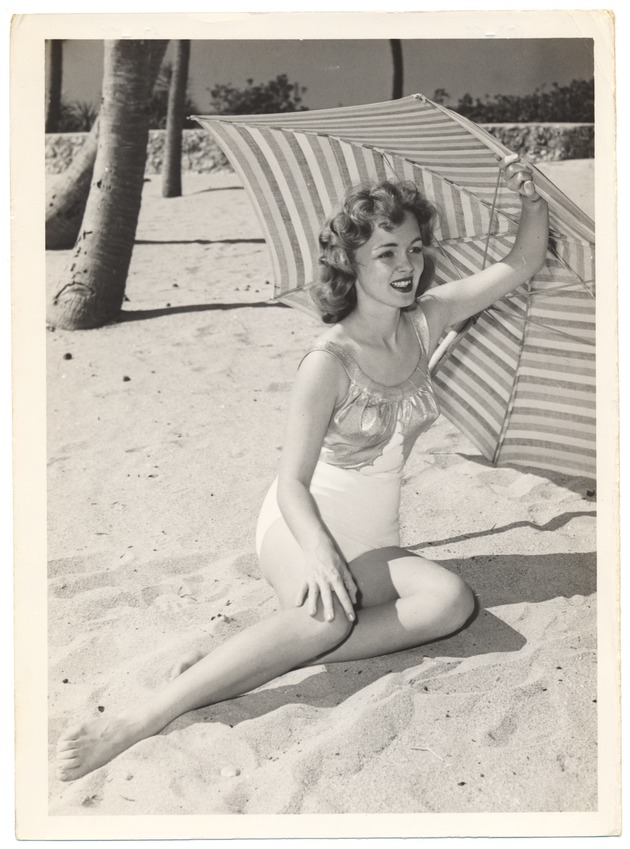 Suzanne Crawford - beach modeling scene - Recto Photograph