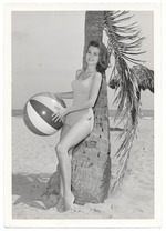 Helen Grossman - beach modeling scene
