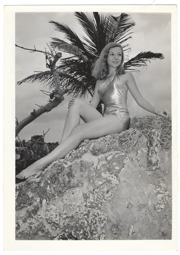 Dorothy Rawlings - beach modeling scene - Recto Photograph