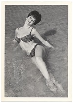[1960] Diane Varga - beach modeling scene