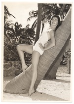 Faye Ray - beach modeling scene