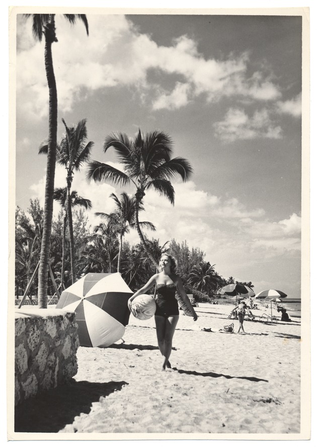 Loretta Larsen - beach modeling scene - Recto Photograph