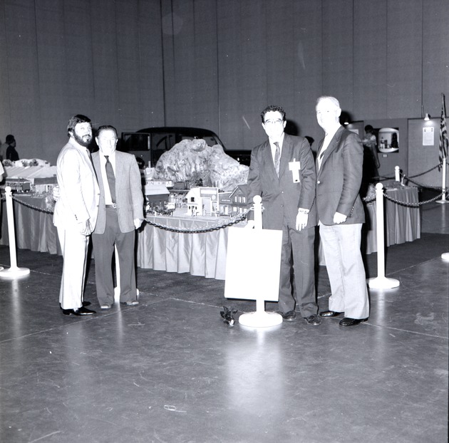 Ben Grenald, Abe Resnick and others at Auto Show - Ben Grenald and Abe Resnick at an Auto Show