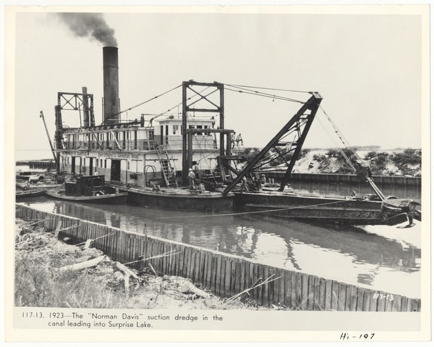 Norman Davis suction dredge - Recto Photograph