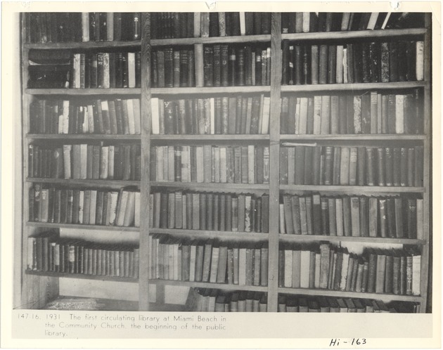 First circulating library at Miami Beach - Recto Photograph