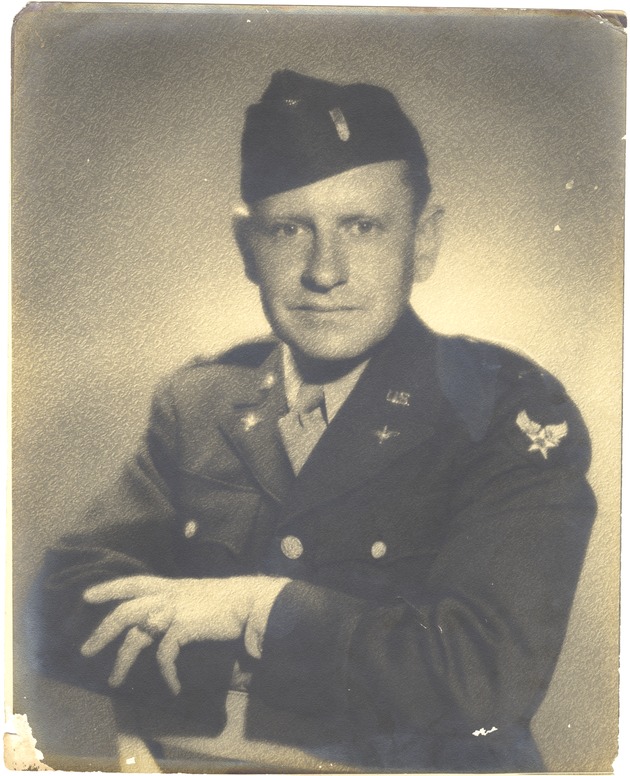 Portrait of a U.S. Army Air Corps soldier in uniform - Recto