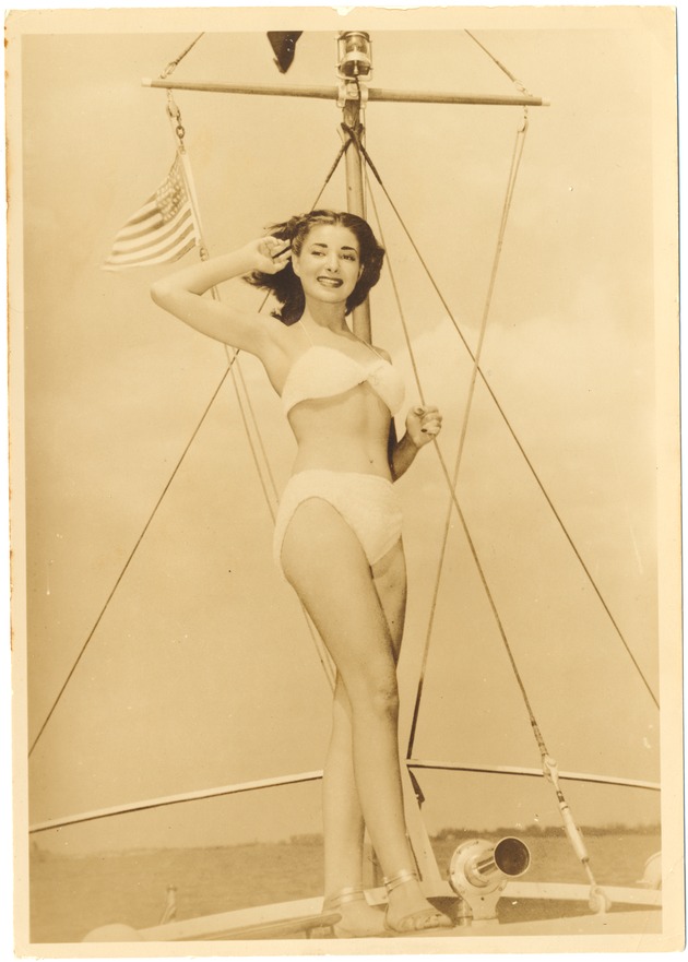 Cleo Gianos : model for the Coronet Academy of Modeling and Agency - 