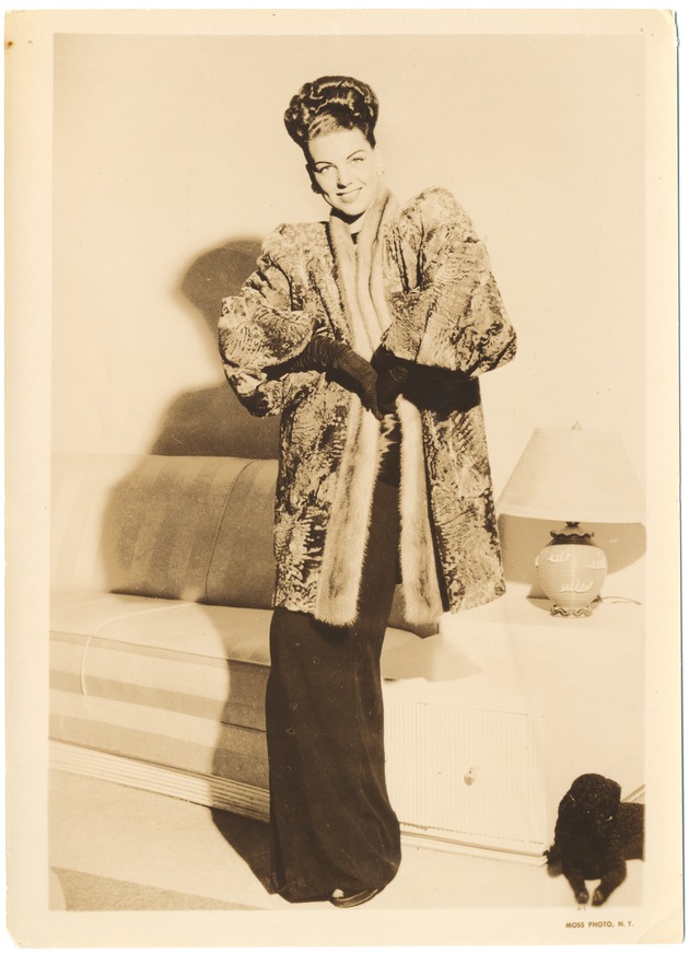J. Jennings : model for the Coronet Academy of Modeling and Agency - Recto Photograph