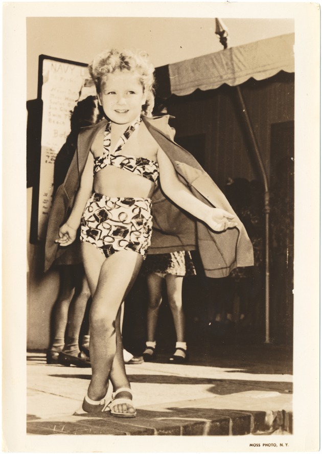 Sharon Minn : child model for the Coronet Academy of Modeling and Agency - Recto Photograph