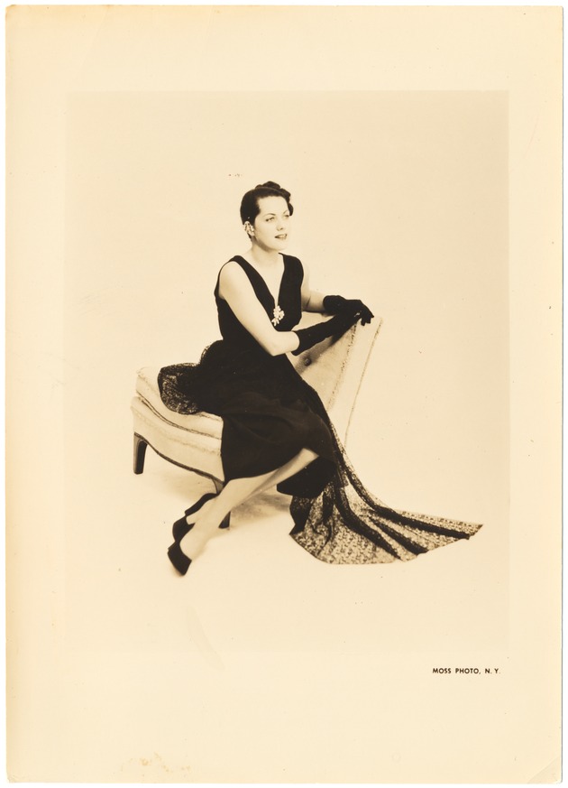 Martha Erwin : model for the Coronet Academy of Modeling and Agency - Recto Photograph