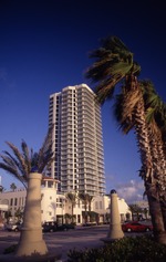 [1986/1994] St Tropez Ocean Condominium