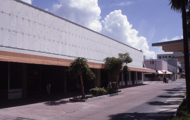 Miami Beach convention center - Image 1