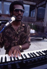 [1986/1994] Keyboard player at Smith & Wollensky