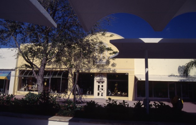 Lincoln Road storefronts - Image 1