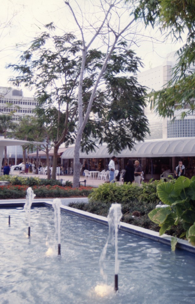 Lincoln Road Follies and Fountains - Image 1