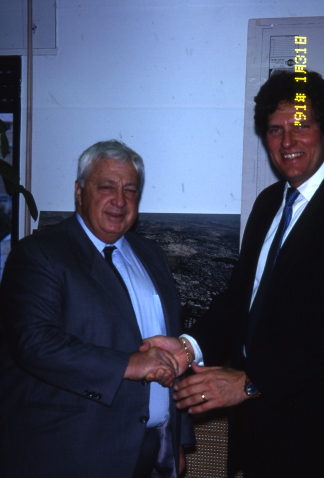 Prime Minister Ariel Sharon, Mayor Alex Daoud - Image 1