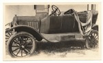 [1927-04-04] Ford Touring located in the rear of 55 Collins