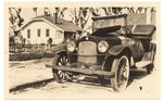 [1927-04-01] Hupmobile Touring located by a residence on 542 Euclid Ave.